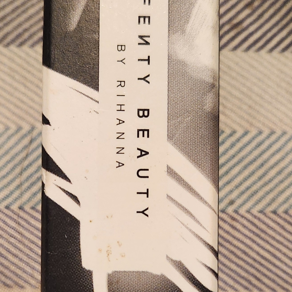 Fenty Beauty Bubblereum 09 with Gold Accent